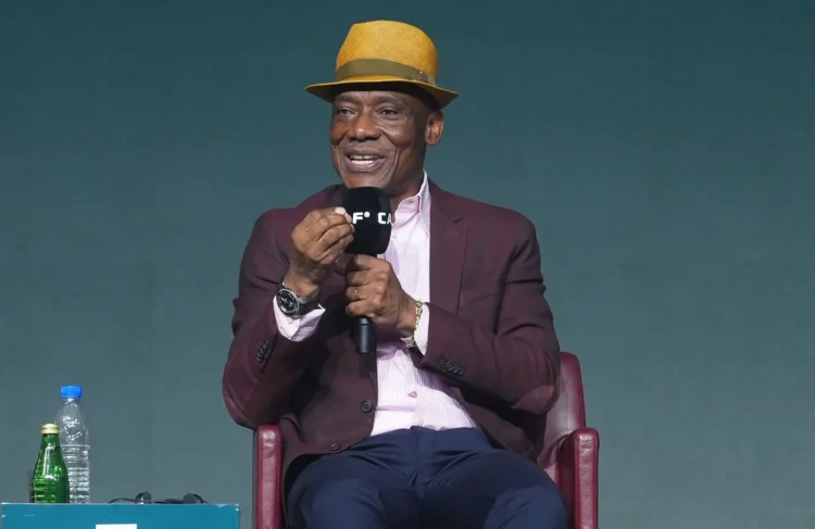 Joseph Antoine Bell : « Issa Hayatou était attaqué »