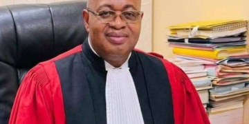 Armand Okol vole au secours de Eric Mathias Owona Nguini