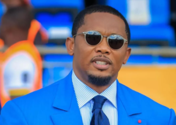 Un journaliste demande à Samuel Eto&rsquo;o de démissionner